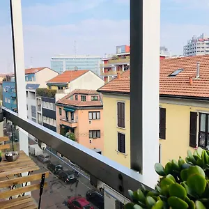 Morivione - Bocconi Free Parking Apartment Milan